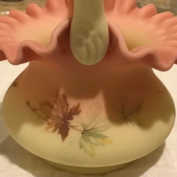 22 - Fenton Vintage RARE Burmese Vaseline Glass Basket - Picture 3 of 6